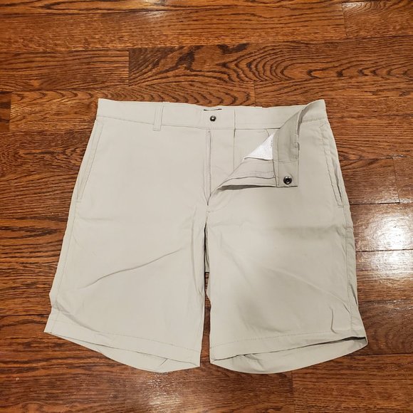 J. Crew 8" Flex Gramercy Tech Short in Stone - Picture 3 of 6